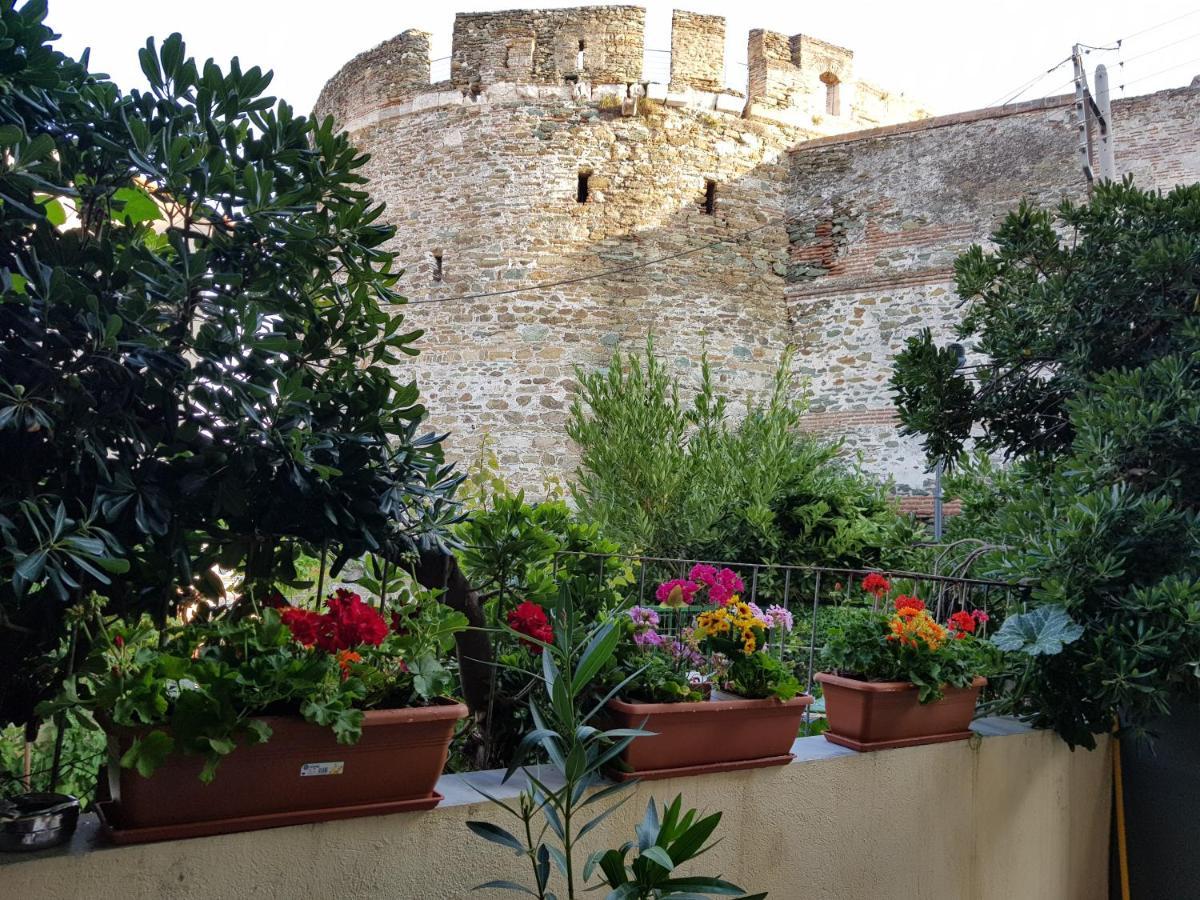 Frida'S House In Old Town Thessaloniki Appartement Buitenkant foto